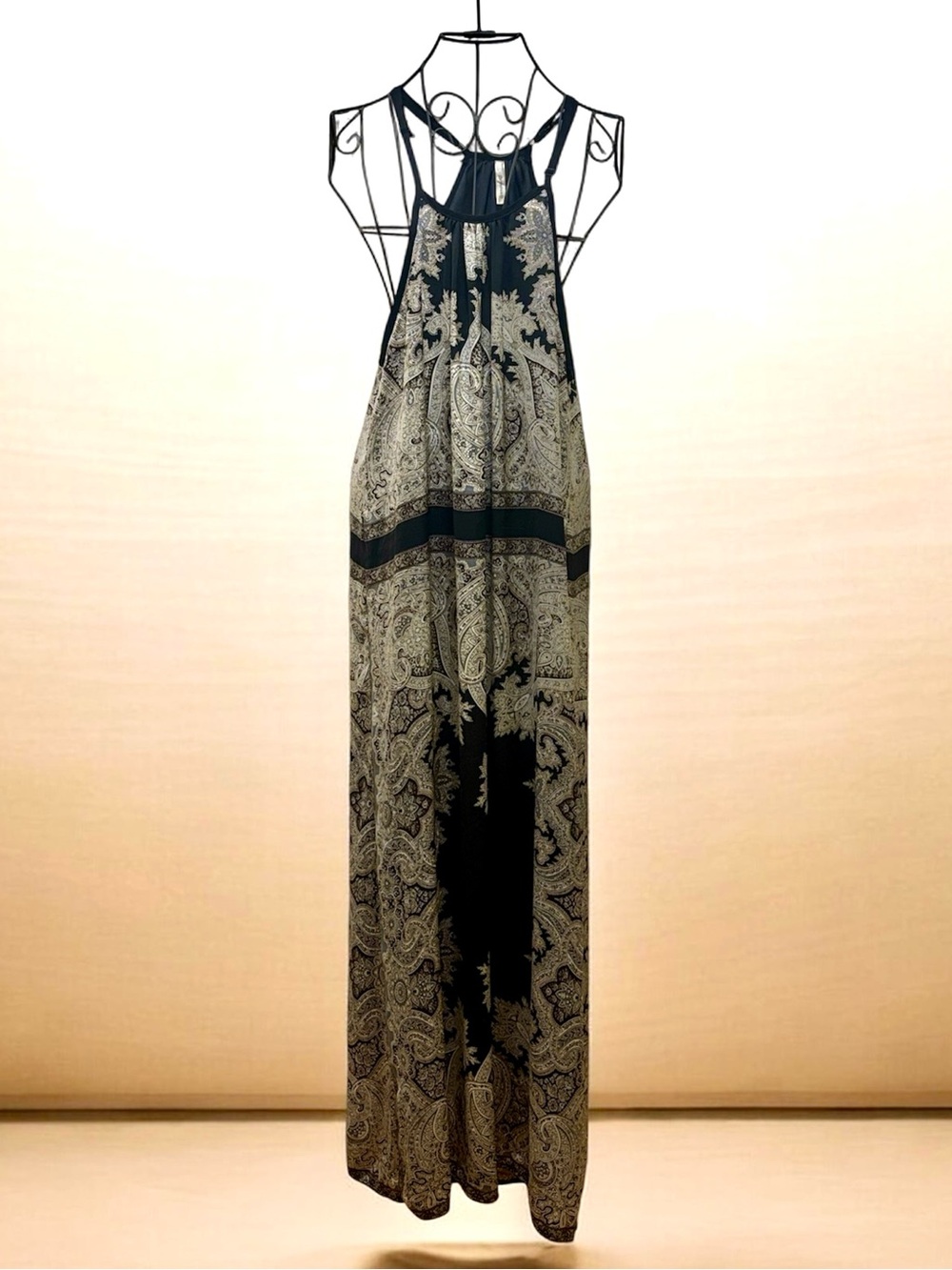 Paradise Black Gray White Paisley Halter Printed Maxi Dress Size S NWOT - Picture 1 of 9